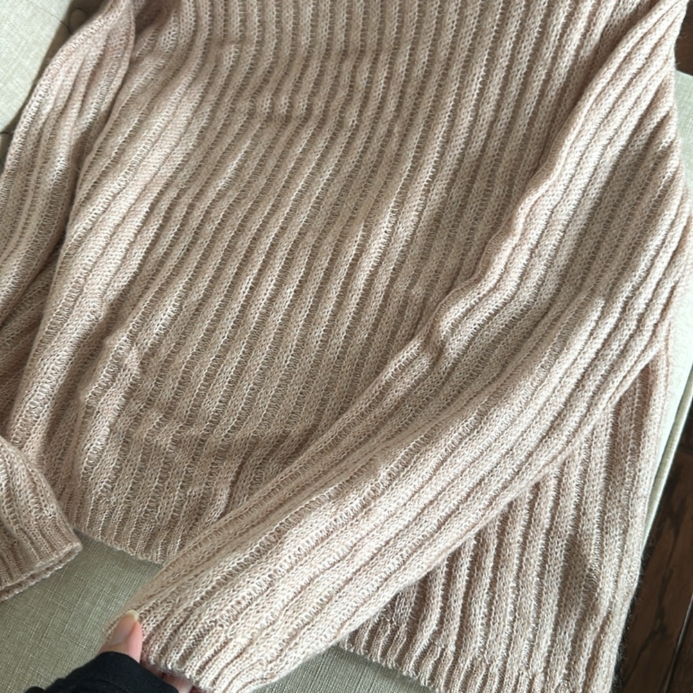 H&M sweater - Picture 3 of 4